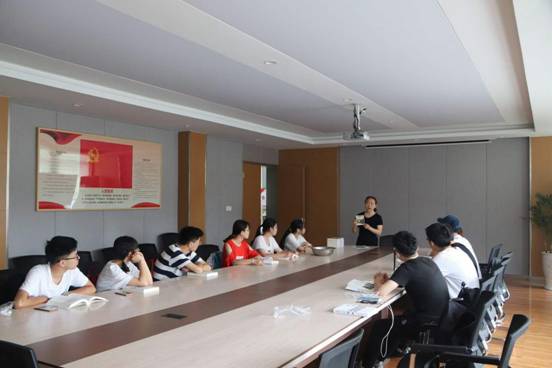 17吃瓜网
“下乡小分队”-开展口述历史主题讲座